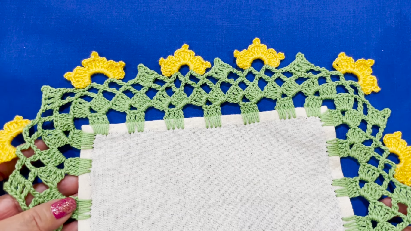 Puntilla de Flores de Dos Colores