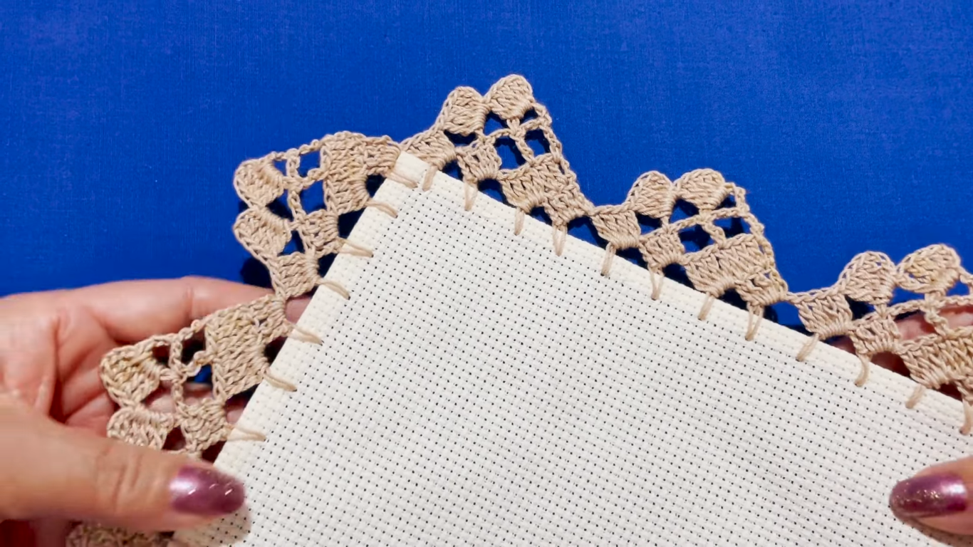 Puntilla Delicada Tejiendo Elegancia en Cada Punto