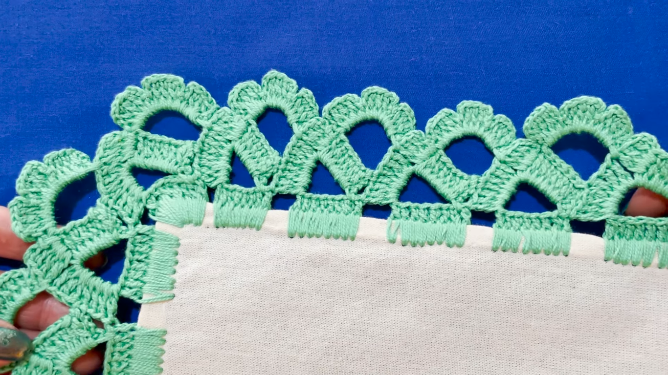 Puntilla Única Transforma tus Telas con Este Diseño