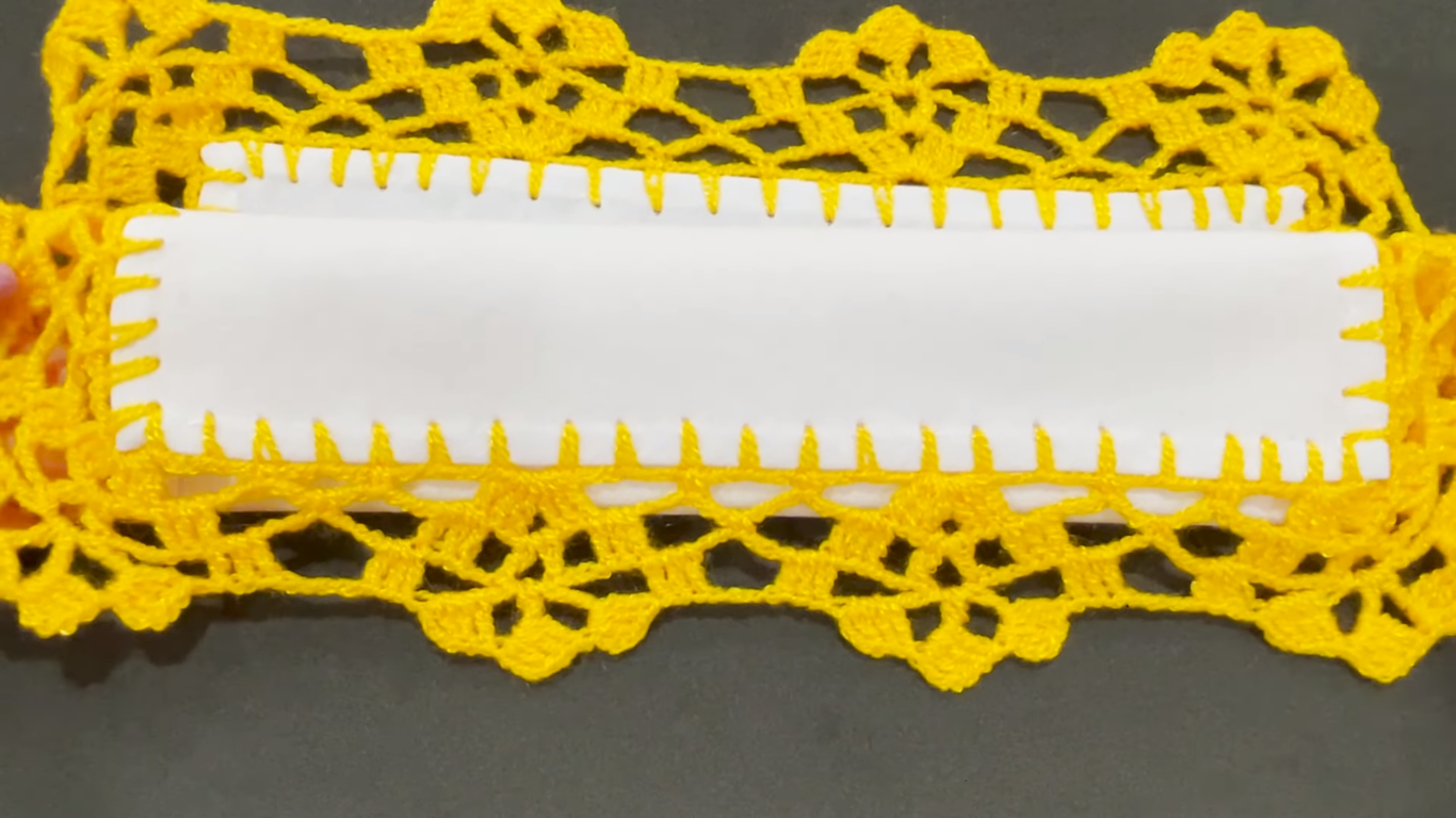 Puntilla Elegante Tejiendo con Maestría