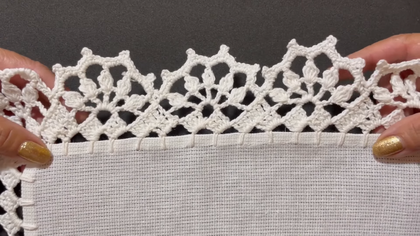 Teje Esta Hermosa Puntilla de Dos Vueltas